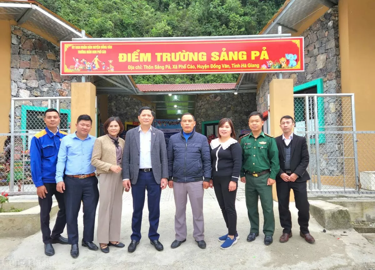 Petrolimex Hà Giang: Tặng quà cho học sinh Trường mầm non Phố Cáo