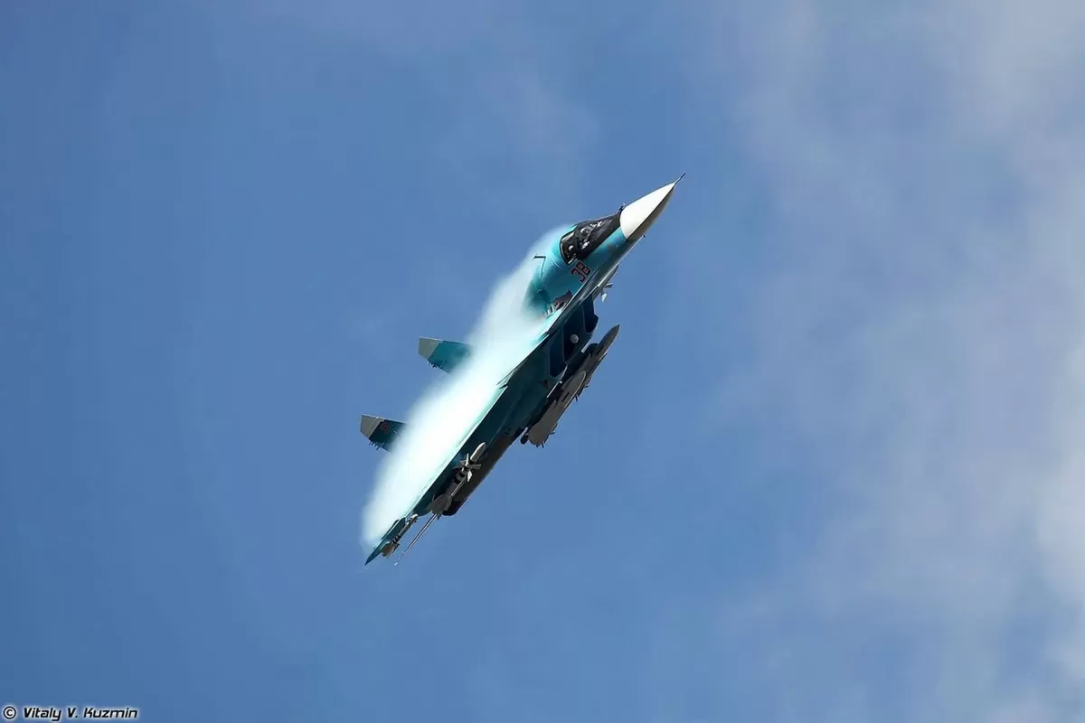 Vũ khí quân sự: Nga gia tăng sức mạnh với loạt ‘chim sắt’ Su-34 vừa ra lò