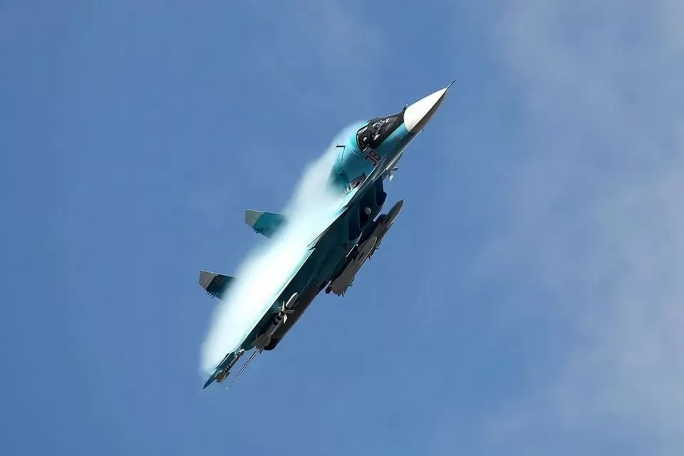 Vũ khí quân sự: Nga gia tăng sức mạnh với loạt ‘chim sắt’ Su-34 vừa ra lò