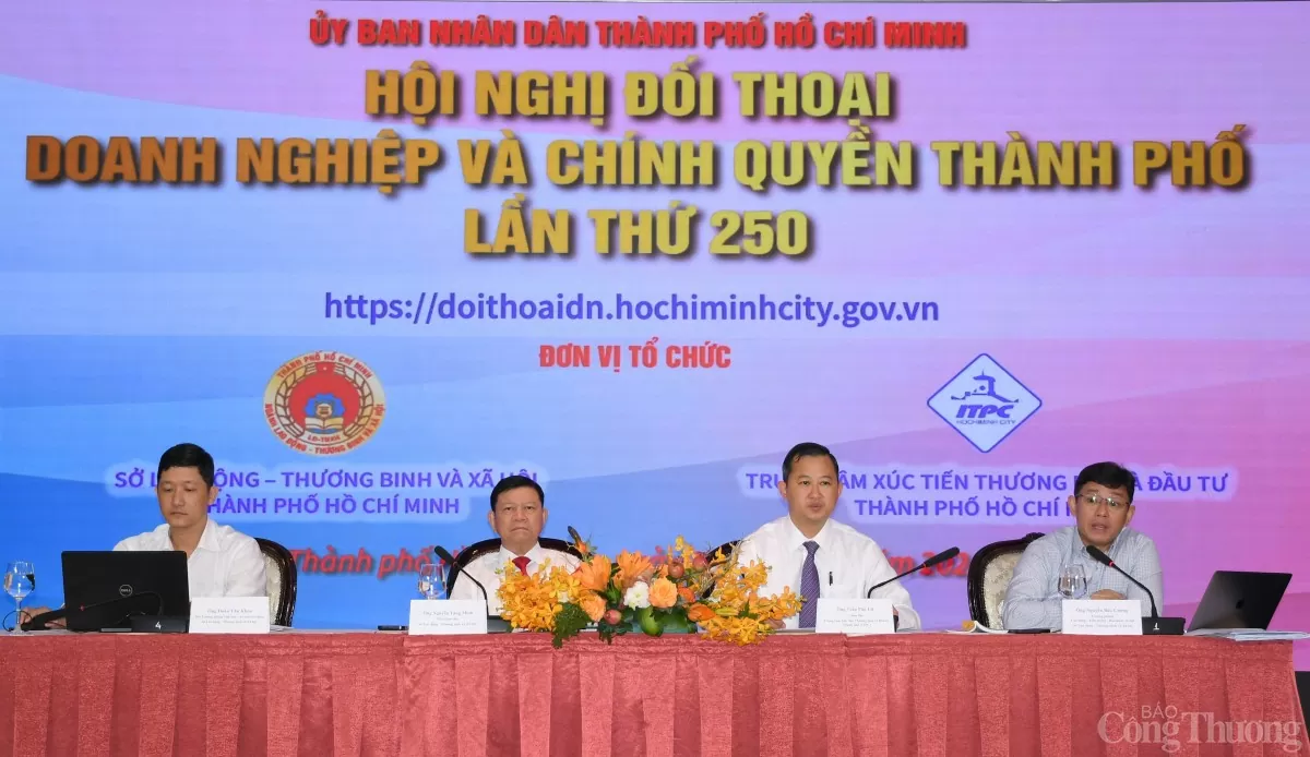 TP. Hồ Chí Minh: Gỡ khó nhiều vấn đề 'nóng' về pháp luật lao động, việc làm