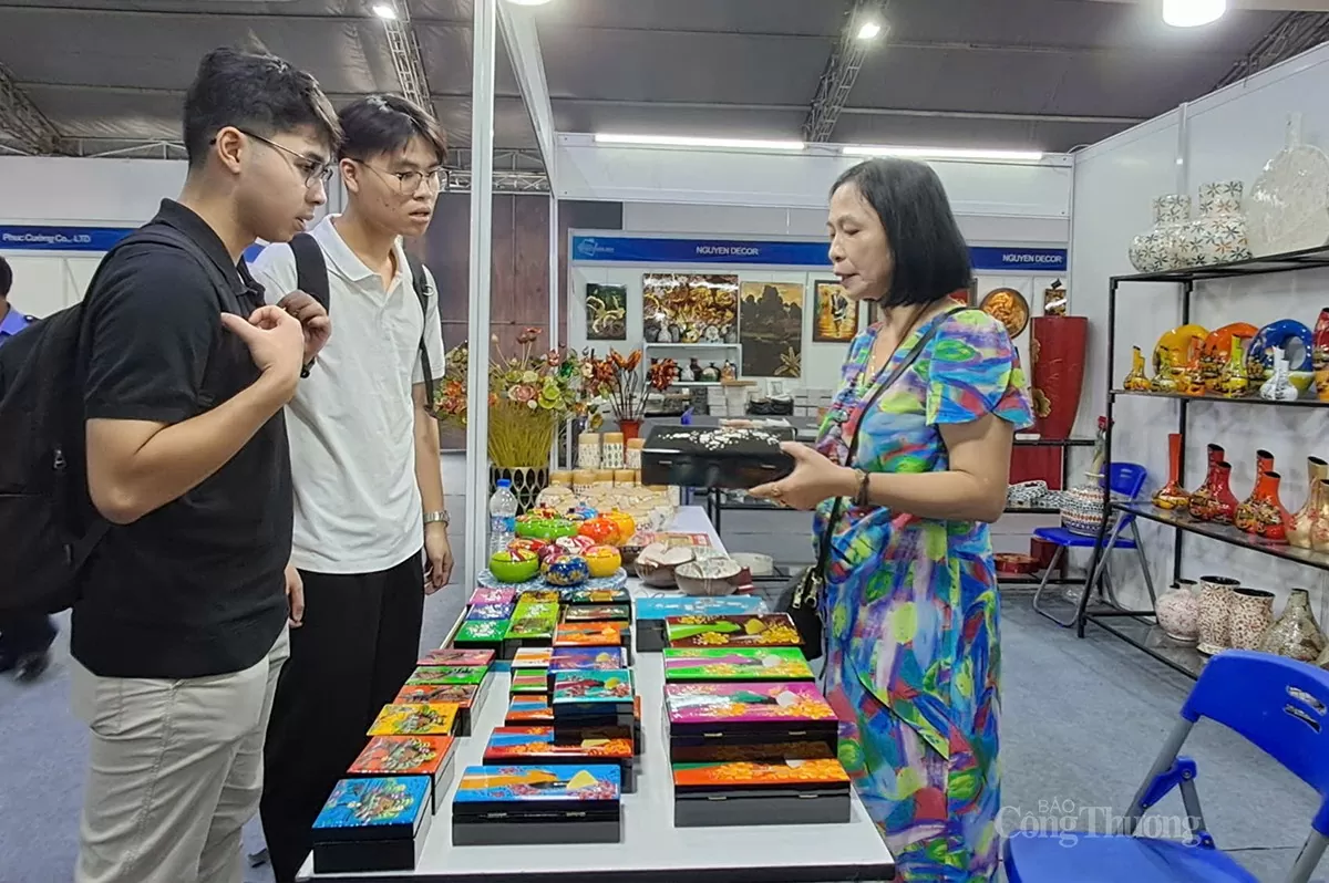 Khai mạc Hội chợ quốc tế Quà tặng hàng thủ công mỹ nghệ Hà Nội 2024 - Hanoi Giftshow 2024