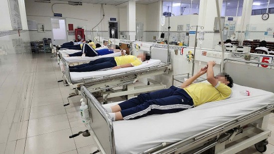 tp ho chi minh lam ro vu 6 hoc sinh truong thpt le quy don nghi ngo doc
