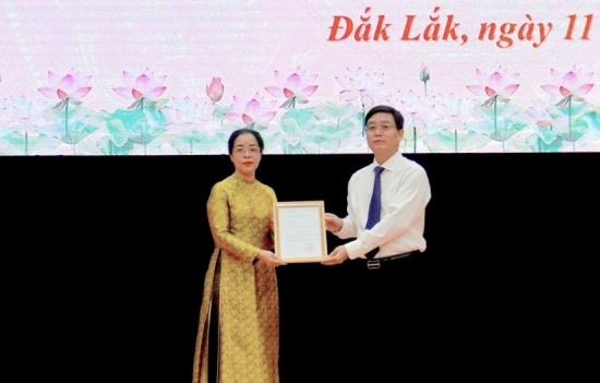 ba huynh thi chien hoa giu chuc pho bi thu tinh uy dak lak