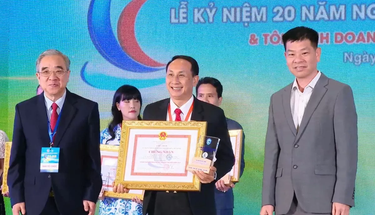 TP. Hồ Chí Minh: Công ty ViNa CHG được vinh danh là doanh nghiệp, doanh nhân tiêu biểu 2024