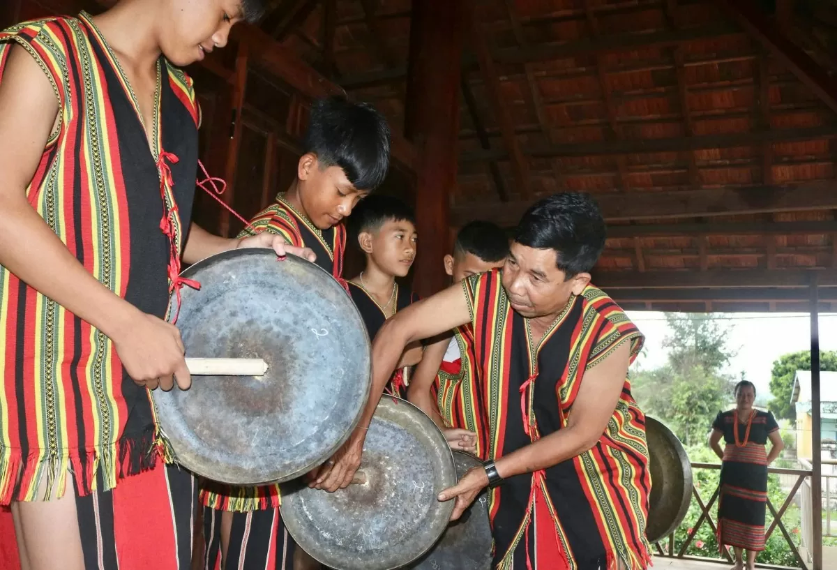 Những nghệ nhân ‘nhí’ kế thừa bản sắc văn hoá Tây Nguyên