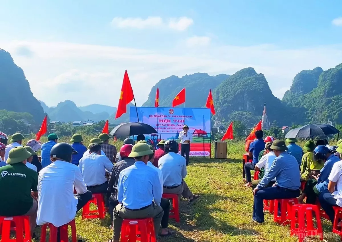 Quảng Bình: Nông dân vùng di sản Phong Nha tổ chức 'đua máy cày'