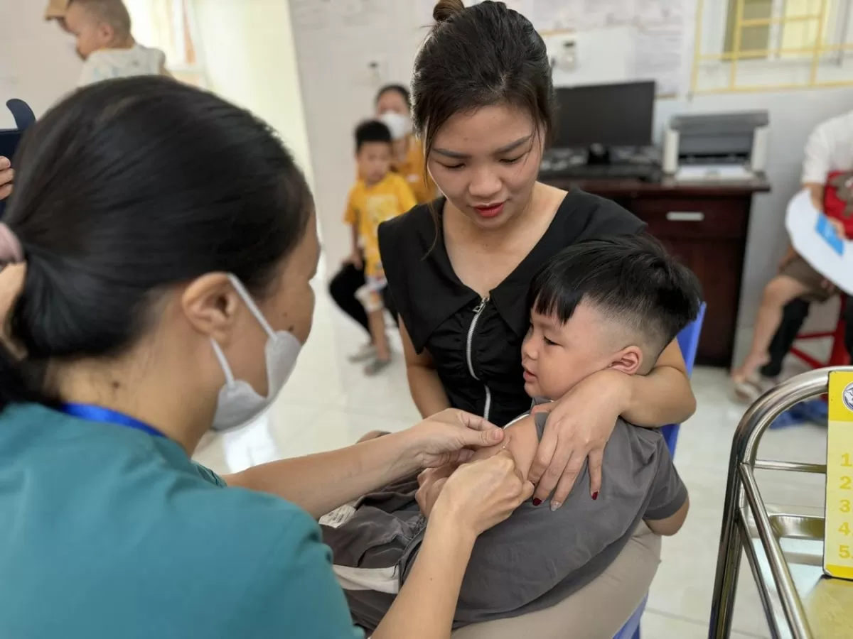 Hà Nội: Triển khai chiến dịch tiêm vaccine phòng dịch sởi cho hàng nghìn trẻ em