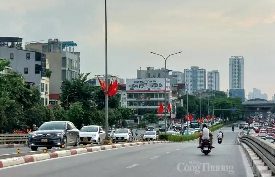 Dự báo thời tiết Hà Nội ngày 15/10/2024: Hà Nội ngày nắng, chiều tối có mưa rào và dông