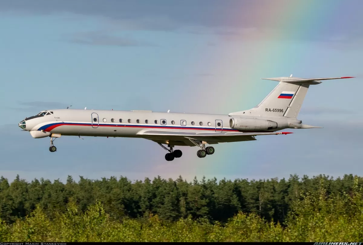 Máy bay Tu-134 của Nga bốc cháy, Ukraine tuyên bố tấn công sâu trong lãnh thổ Nga