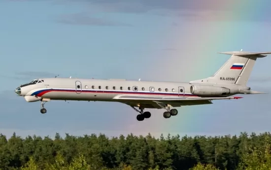 Máy bay Tu-134 của Nga bốc cháy, Ukraine tuyên bố tấn công sâu trong lãnh thổ Nga