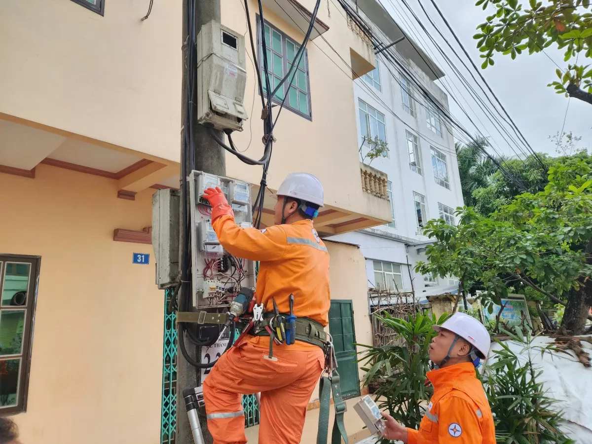 Tuyên Quang: Hướng tới vận hành hệ thống điện từ mô hình thủ công sang bán tự động