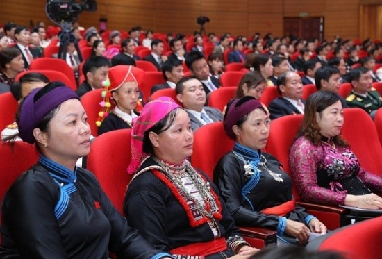 lao cai quan tam phat trien doi ngu can bo nu