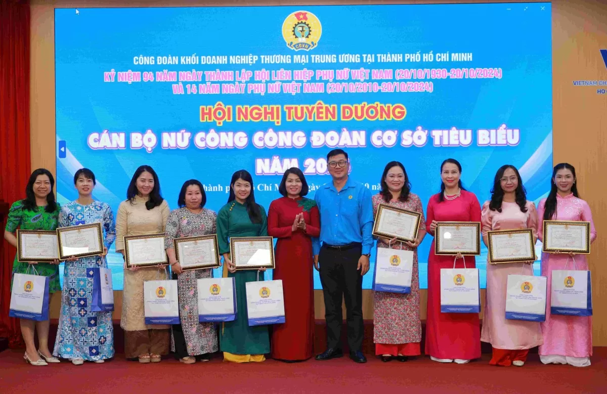 Công đoàn Khối doanh nghiệp Trung ương tại TP. Hồ Chí Minh tọa đàm và hội  nghị tuyên dương cán bộ Nữ công đoàn cơ sở