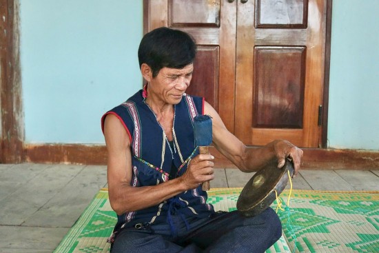 cau chuyen ve nghe nhan a sup nguoi nang long voi van hoa cong chieng tay nguyen