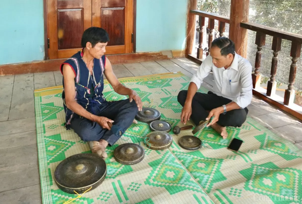 Câu chuyện về nghệ nhân A Sứp - người nặng lòng với văn hoá cồng chiêng Tây Nguyên