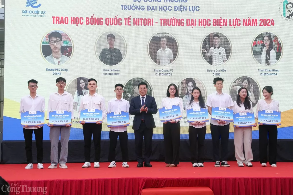 Trường Đại học Điện lực tổ chức lễ khai giảng năm học 2024 và trao bằng tốt nghiệp đợt 2