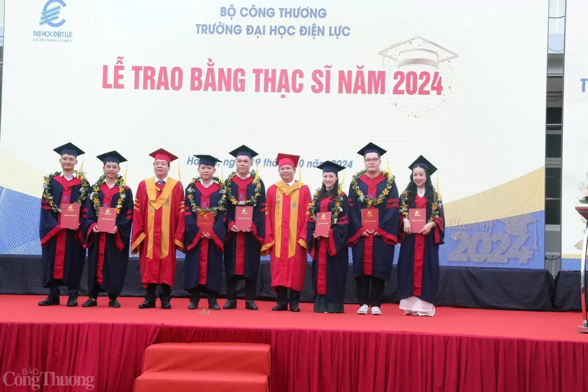 Trường Đại học Điện lực tổ chức lễ khai giảng năm học 2024 và trao bằng tốt nghiệp đợt 2