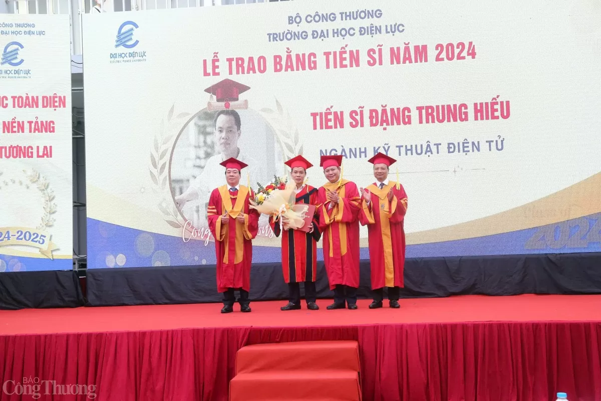 Trường Đại học Điện lực tổ chức lễ khai giảng năm học 2024 và trao bằng tốt nghiệp đợt 2