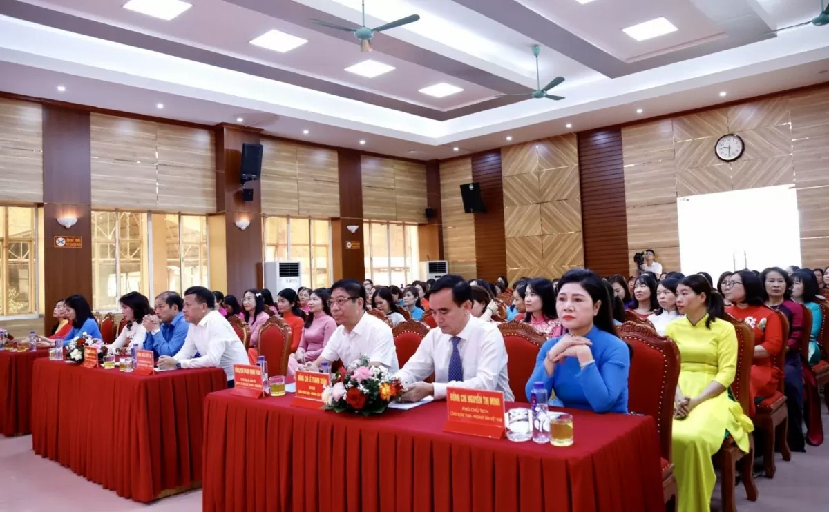 Công đoàn TKV: Gặp mặt kỷ niệm 94 năm ngày thành lập Hội LHPN Việt Nam 20/10 Công đoàn TKV: Gặp mặt kỷ niệm 94 năm ngày thành lập Hội LHPN Việt Nam 20/10