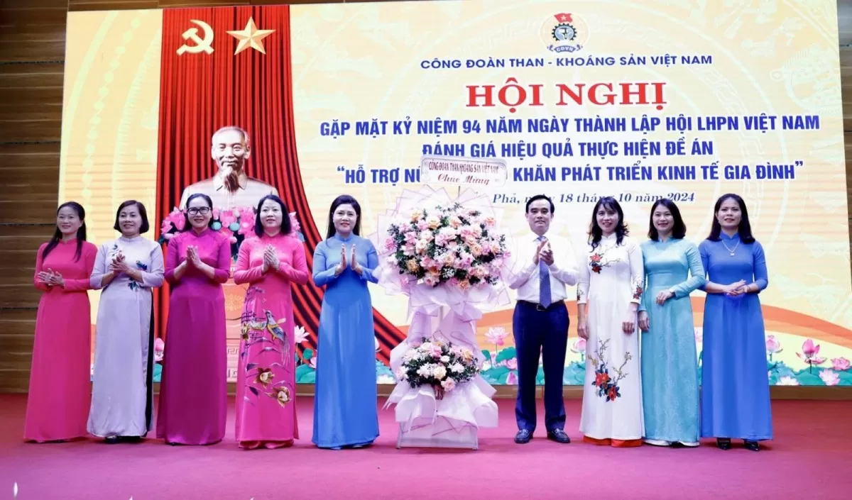 Công đoàn TKV: Gặp mặt kỷ niệm 94 năm ngày thành lập Hội LHPN Việt Nam 20/10 Công đoàn TKV: Gặp mặt kỷ niệm 94 năm ngày thành lập Hội LHPN Việt Nam 20/10