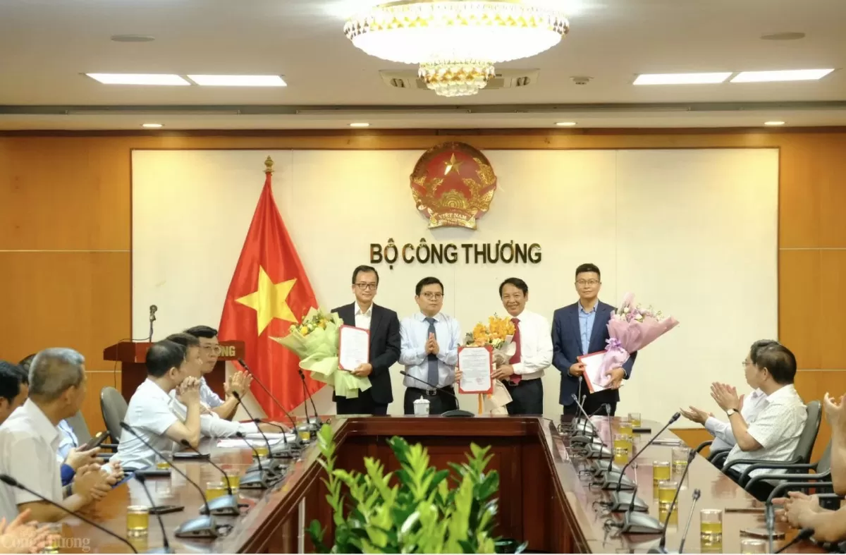 Nhân sự Trung ương: Quốc hội bầu Chủ tịch nước hôm nay; nhiều tướng lĩnh Công an, Quân đội được thăng cấp