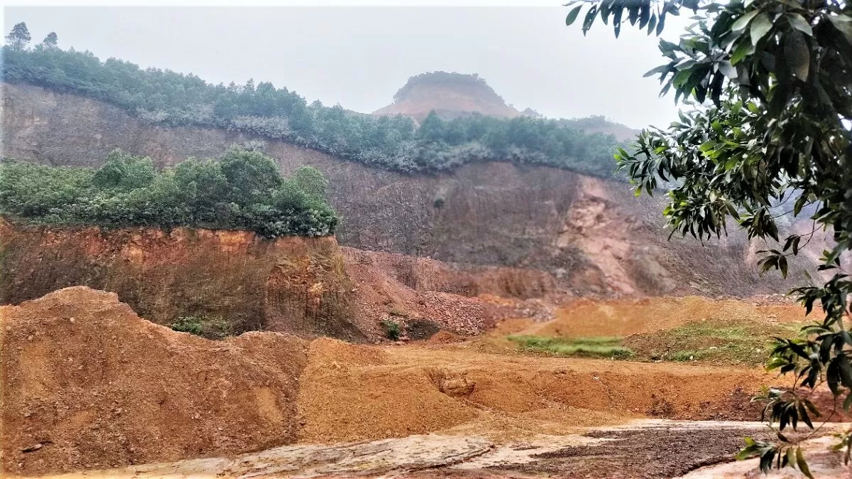 Mỏ đất Động Ván nơi xảy ra nhiều sai phạm của Công ty Hòa Bình.