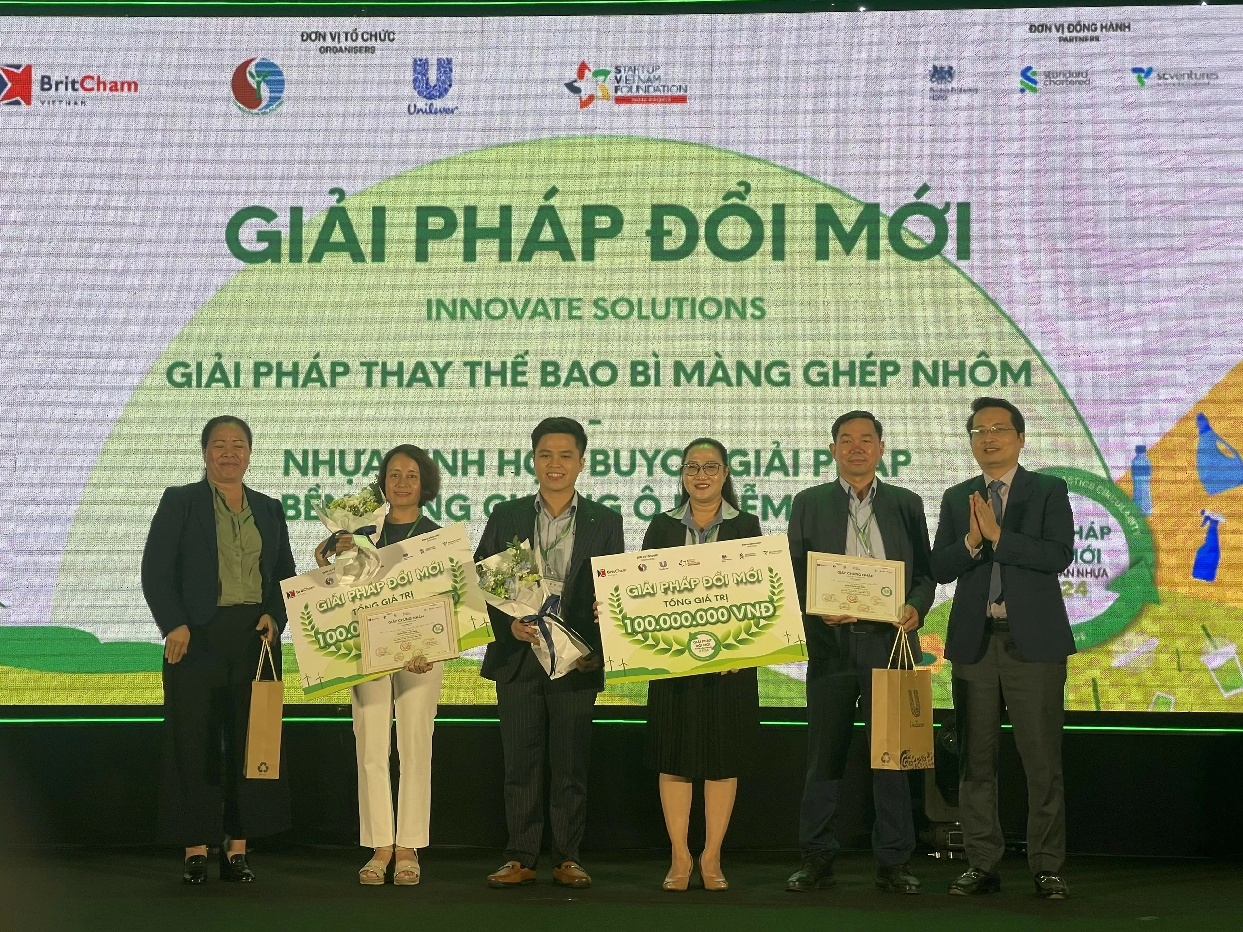 Giải pháp đổi mới tuần hoàn nhựa 2024: Khơi nguồn sáng tạo vì môi trường bền vững