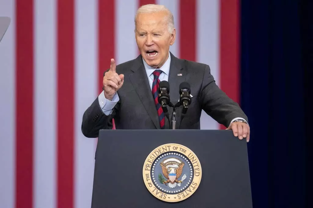 Tổng thống Joe Biden phát biểu tại trụ sở chiến dịch tranh cử đảng Dân chủ ở Concord, New Hampshire, ngày 22/10. Ảnh: Reuters