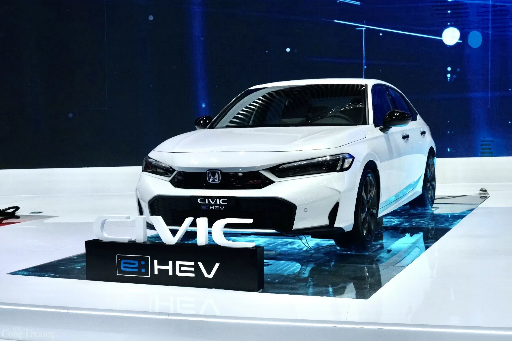 Vietnam Motor Show 2024: Honda vén màn loạt xe điện khí hóa; Toyota mang đến SUV thuần điện