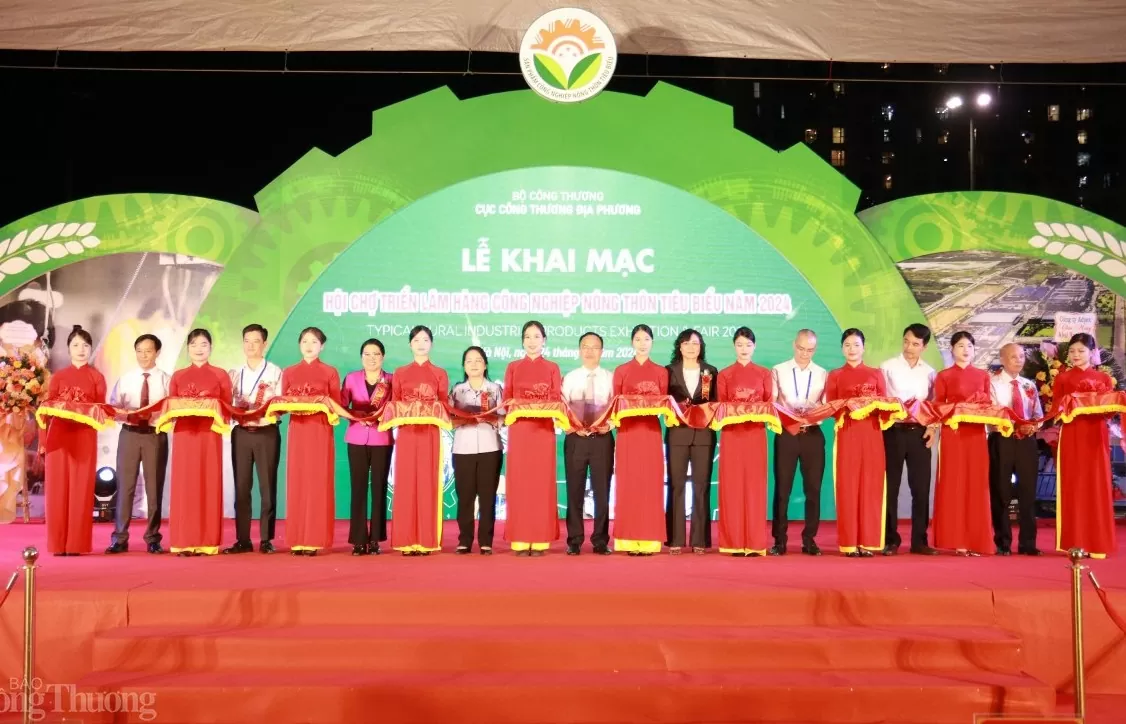 Khai mạc Hội chợ triển lãm hàng công nghiệp nông thôn tiêu biểu năm 2024