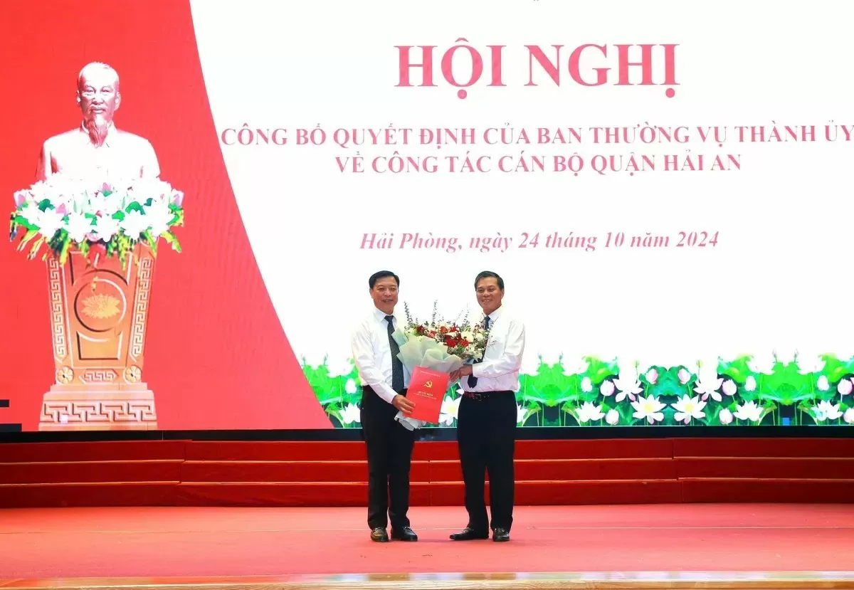 Nhân sự 24/10: Hà Nội điều động, bổ nhiệm nhiều nhân sự quan trọng