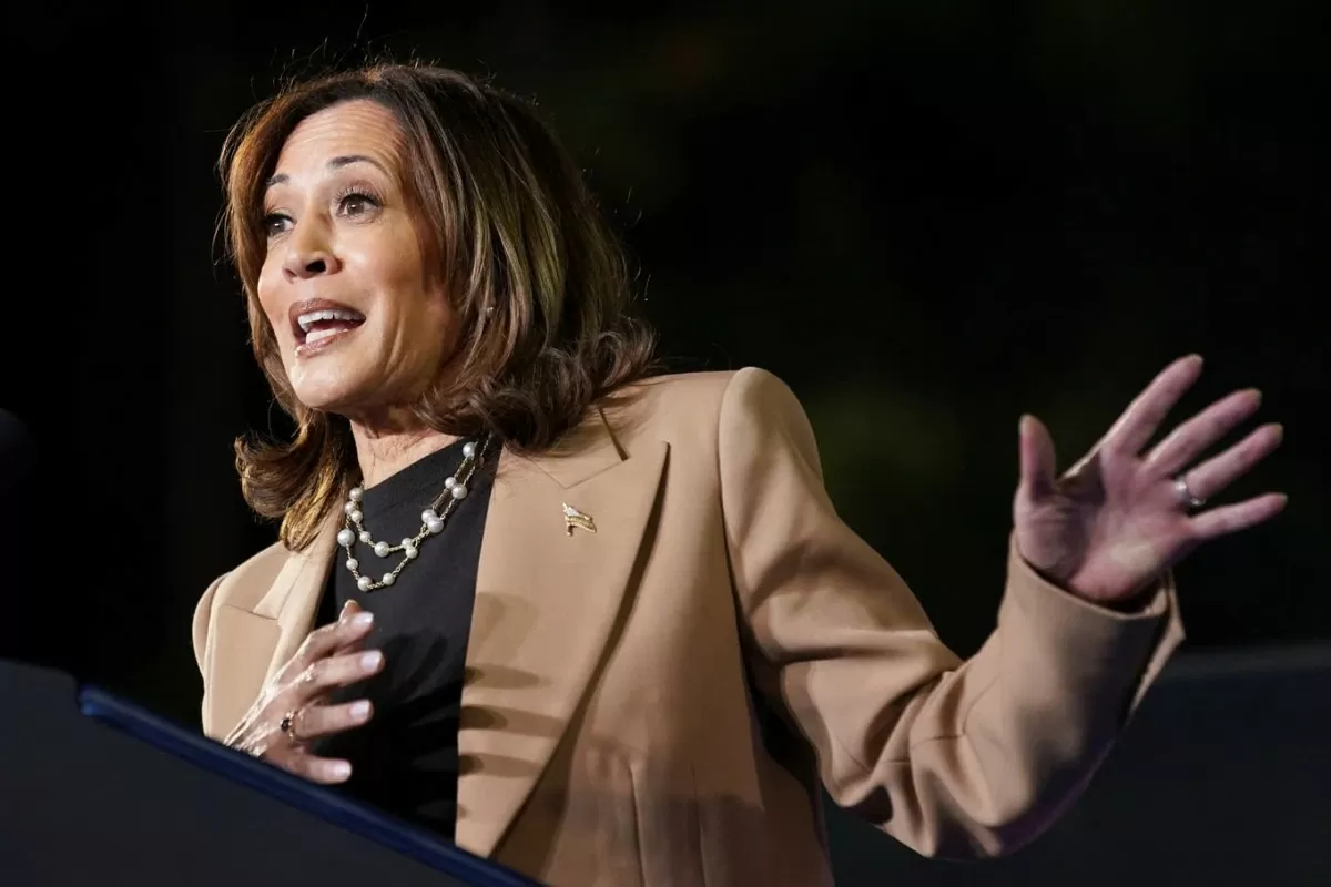 Ứng viên tổng thống đảng Dân chủ Kamala Harris vận động tranh cử ở bang chiến địa Georgia. Ảnh: Reuters