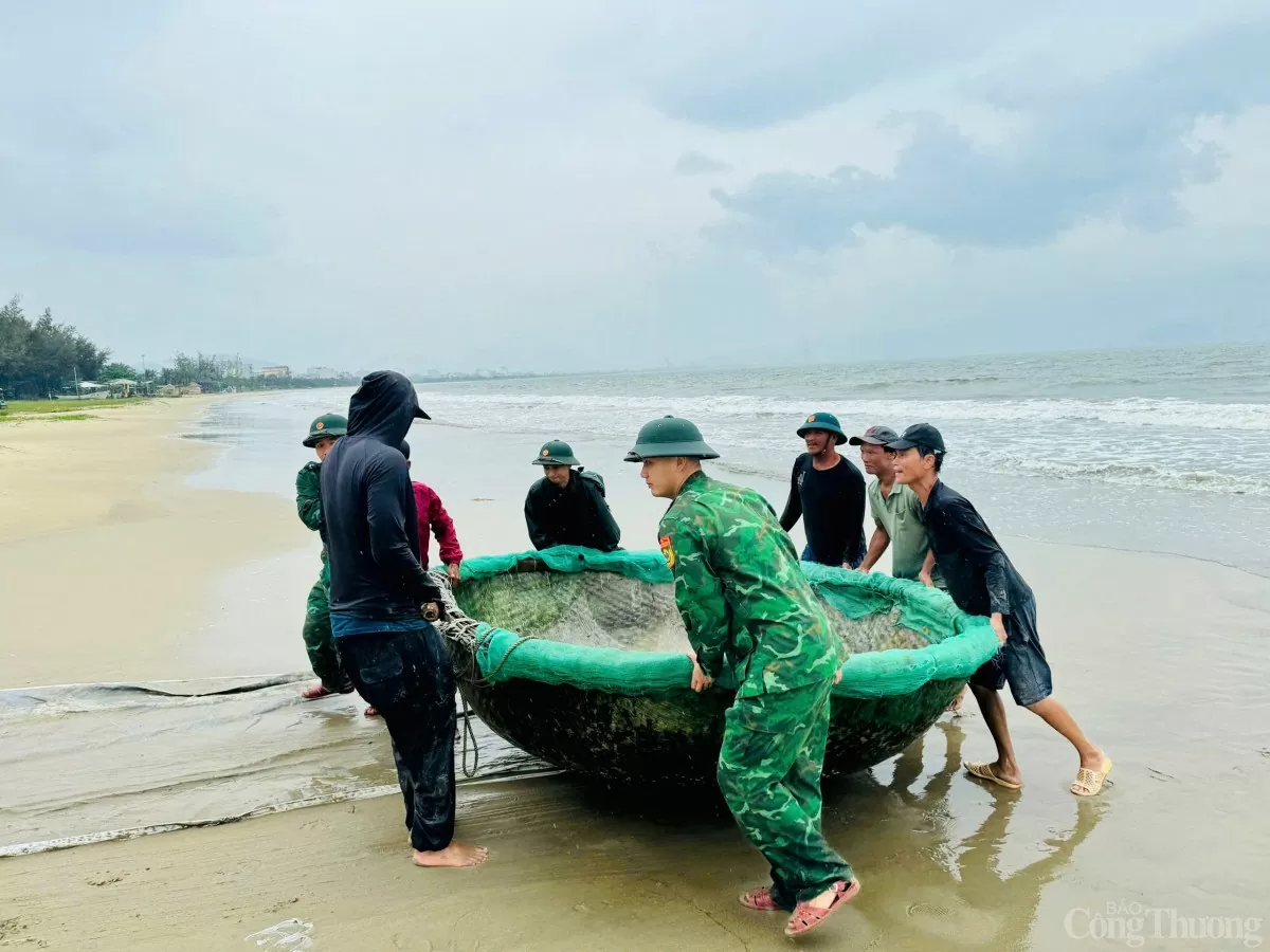 Bộ bội Biên phòng TP. Đà Nẵng tích cực hỗ trợ người dân ứng phó bão số 6