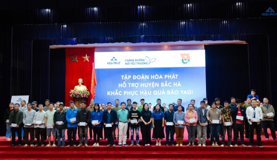 2000 suat qua truc tiep den tay nguoi dan lao cai tam long se chia cua cbnv tap doan hoa phat