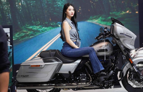 can canh mau xe phan khoi lon harley davidson dat hon nhieu o to tai vietnam motor show 2024