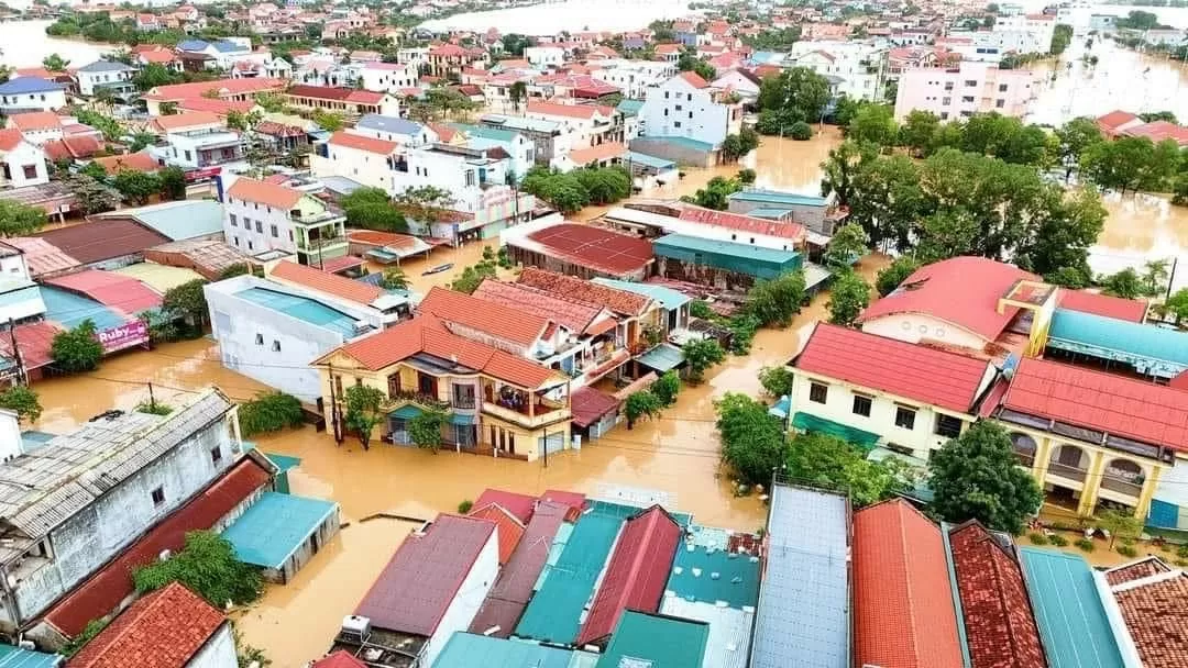 Lệ Thuỷ - Quảng Bình: Nước chưa rút, ước tính thiệt hại do mưa lũ gần 200 tỷ đồng