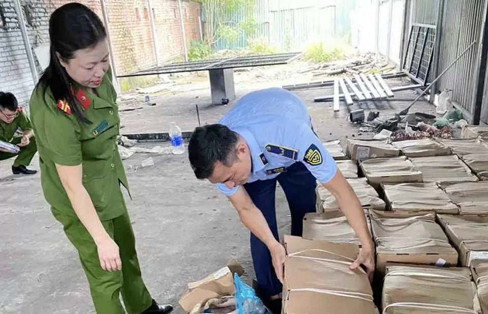 Hà Nội: Siết chặt an toàn vệ sinh thực phẩm, thu giữ hàng nghìn sản phẩm không rõ nguồn gốc