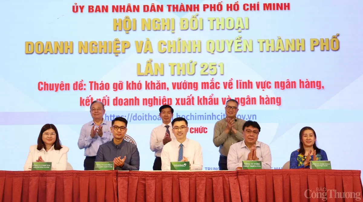 TP. Hồ Chí Minh đối thoại gỡ khó vay vốn giữa ngân hàng và doanh nghiệp xuất khẩu