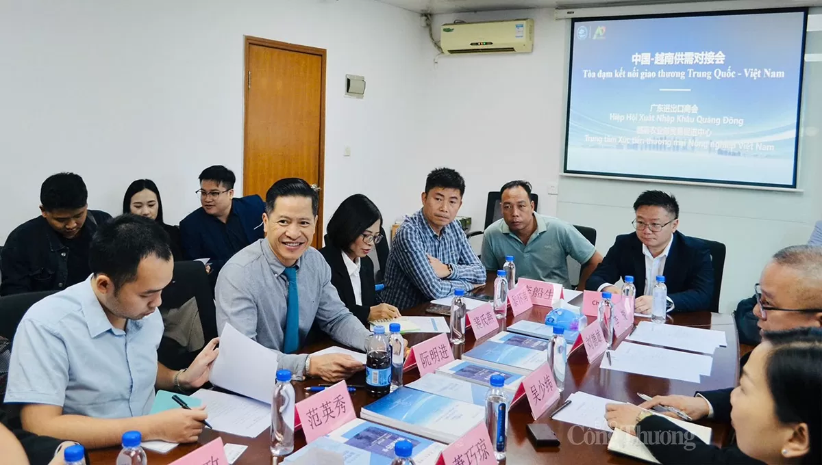 đoàn doanh nghiệp Việt Nam do ông Nguyễn Minh Tiến làm trưởng đoàn đã sang thăm, làm việc với Hiệp hội Xuất nhập khẩu Quảng Đông (Trung Quốc)