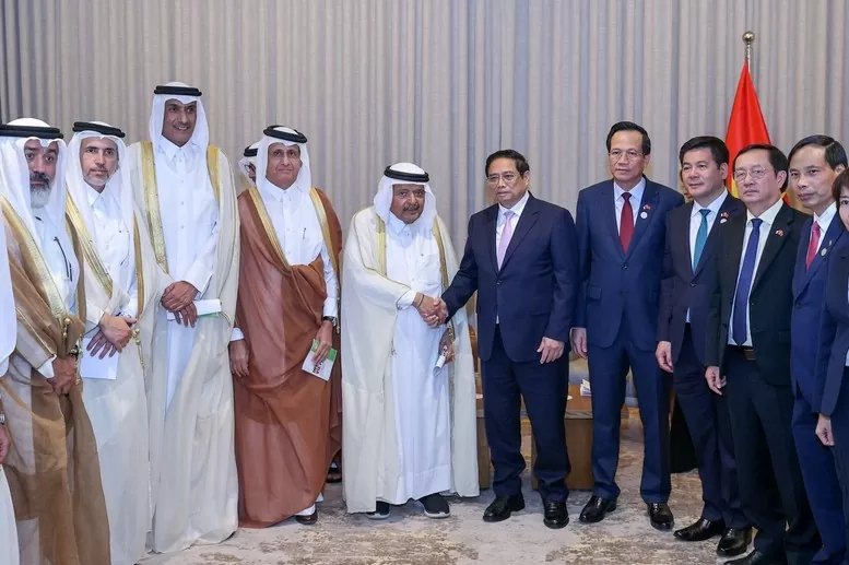 Thủ tướng Phạm Minh Chính tiếp đoàn Hiệp hội doanh nghiệp Qatar do ông Sheikh Faisal bin Qassim Al Thani, Chủ tịch Hiệp hội, đồng thời là Chủ tịch Tập đoàn Al Faisal Holding dẫn đầu