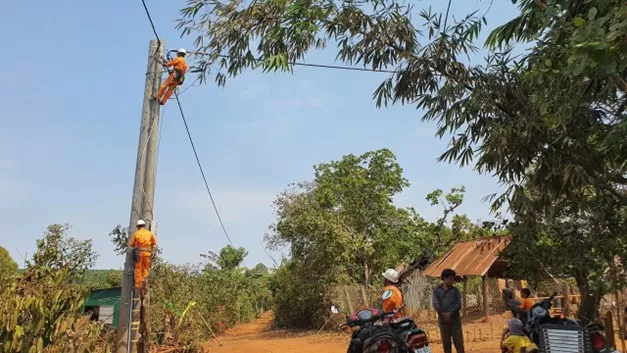 Hoàn thiện công trình lưới điện trung hạ áp khu vực Chư Prông, Gia Lai