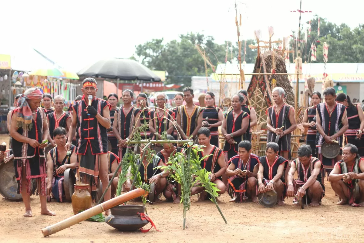 Mãn nhãn với những tiết mục biểu diễn tại Liên hoan Văn hóa cồng chiêng huyện Ia Grai, Gia Lai