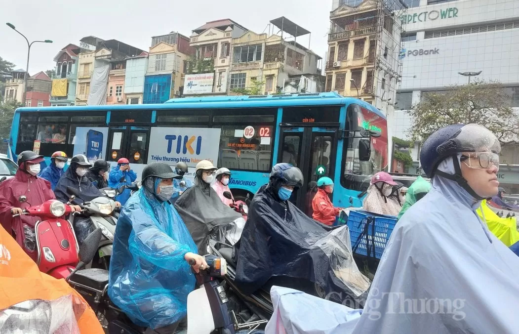 Dự báo thời tiết ngày mai 4/11/2024: Gió Đông Bắc ảnh hưởng trực tiếp; miền Bắc mưa rét, miền Trung mưa lớn