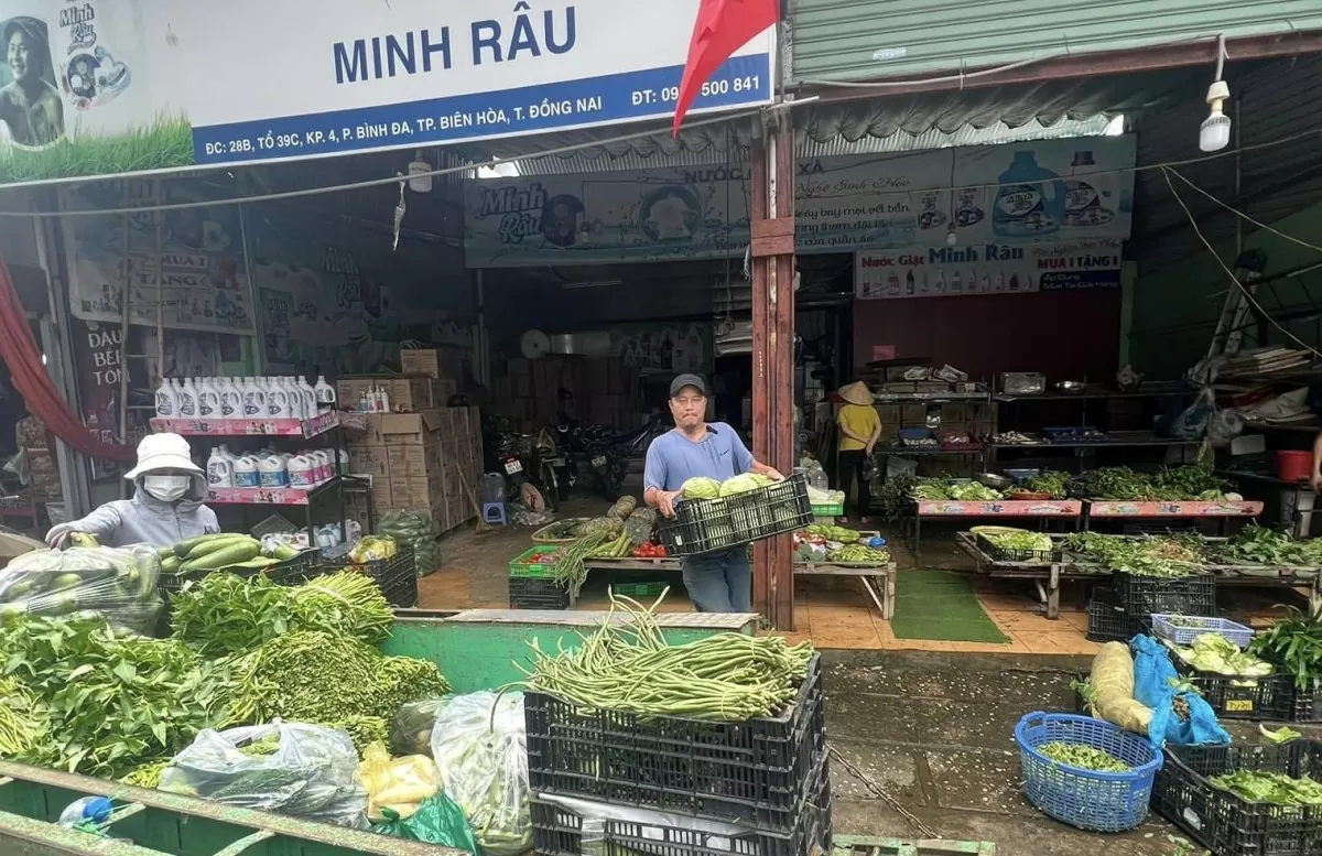 Đồng Nai: Minh 'râu' bán rau và hành trình tặng rau miễn phí cho công nhân