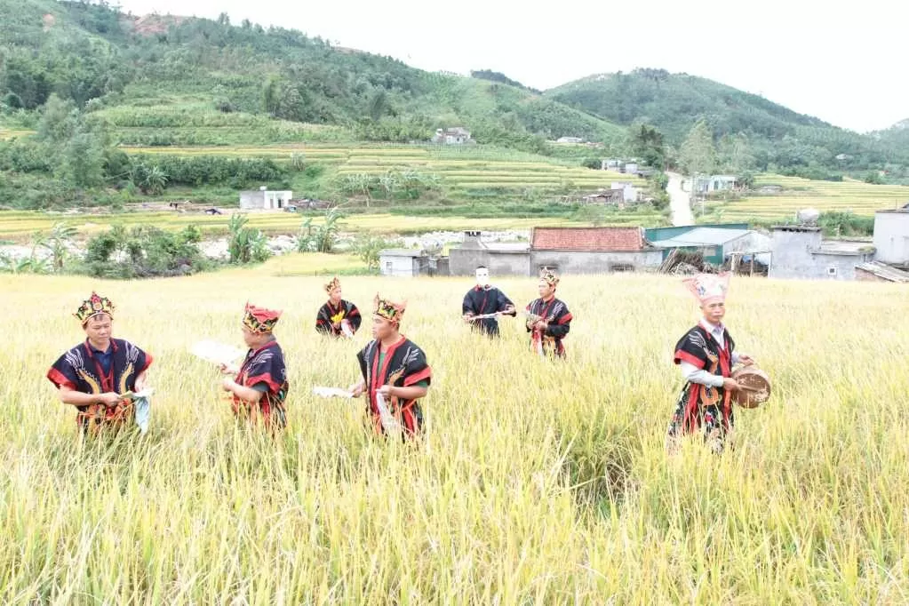 Tái hiện lễ cầu mùa của người Sán Chỉ.