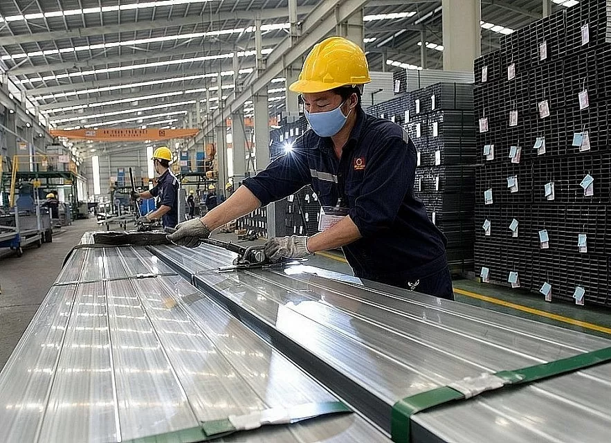 Sản xuất thép vào guồng, thị trường nội địa khởi sắc nhờ đầu tư công