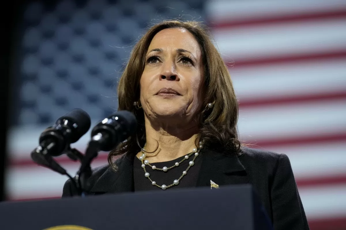 Trực tiếp Bầu cử Mỹ 2024: Đồng minh của bà Kamala Harris 'choáng váng' trước số liệu cử tri đi bầu sớm