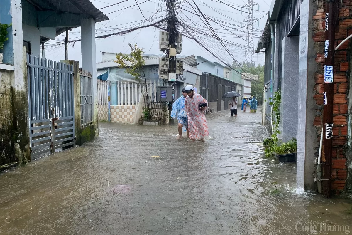 Người dân đi sơ tán