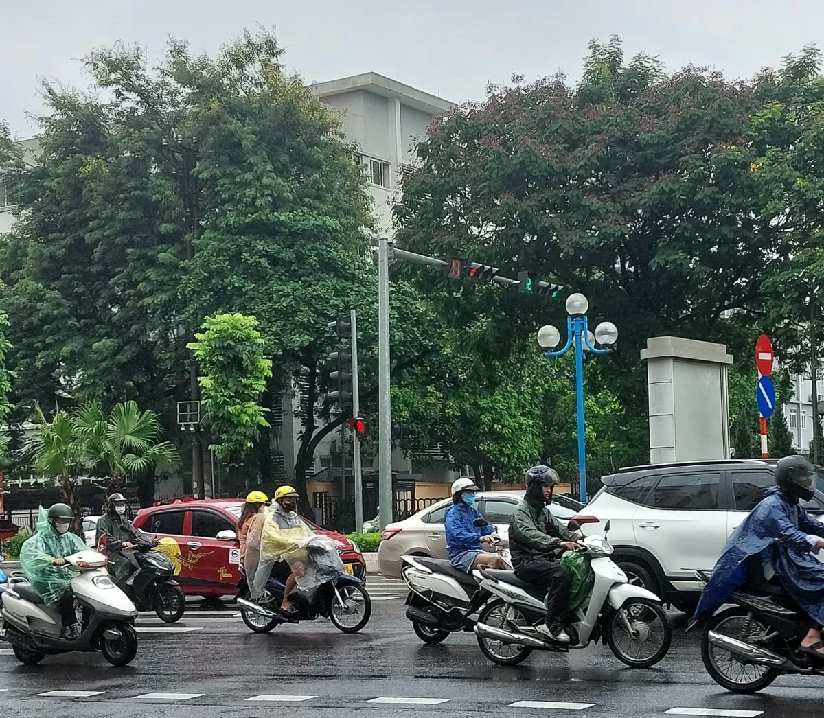 Dự báo thời tiết ngày mai 6/11/2024: Hà Tĩnh đến Bình Định tiếp tục mưa lớn trên 300mm