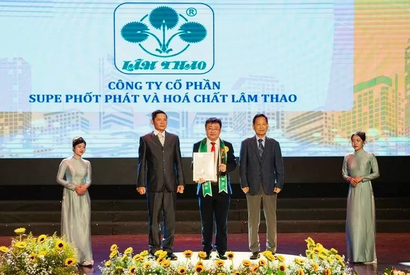 Kỷ niệm 62 năm ngày Bác Hồ về thăm nhà máy: Supe Lâm Thao xứng danh 'Đơn vị Anh hùng'